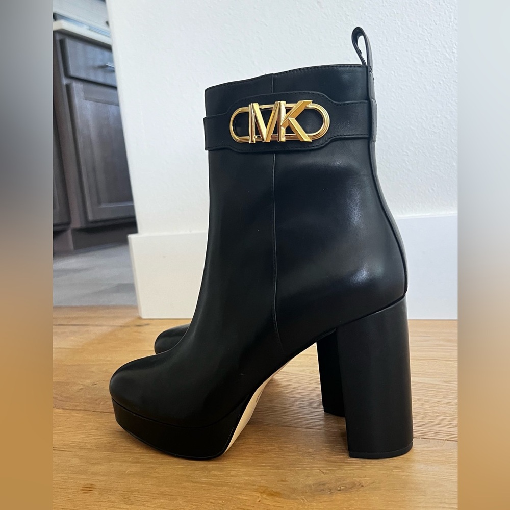 Michael kors healed leather ankle boots